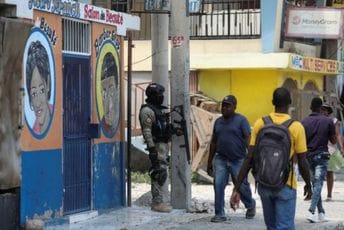 Osam turskih državljana oteto iz autobusa na Haitiju Osam turskih državljana oteto iz autobusa na Haitiju