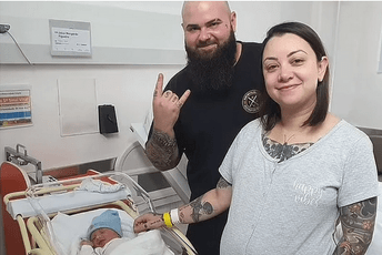 Nesvakidašnji događaj: Porodila se na koncertu Metallice uz pjesmu "Enter sandman" Nesvakidašnji događaj: Porodila se na koncertu Metallice uz pjesmu "Enter sandman"