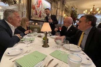 "Odlični poznavaoci Zapadnog Balkana": Đukanović se sastao sa Rikerom i Palmerom "Odlični poznavaoci Zapadnog Balkana": Đukanović se sastao sa Rikerom i Palmerom