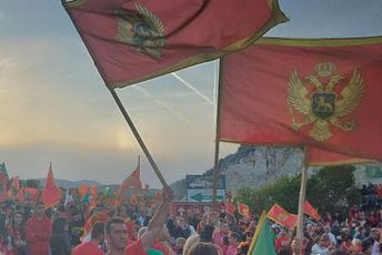 "Luča": Moramo dići glas protiv otimanja svega što nam je sveto, to dugujemo precima i potomcima "Luča": Moramo dići glas protiv otimanja svega što nam je sveto, to dugujemo precima i potomcima