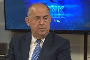 Lalošević čestitao reprezentaciji: Pokazali ste kako se brane boje Crne Gore, ponosni smo na vas Lalošević čestitao reprezentaciji: Pokazali ste kako se brane boje Crne Gore, ponosni smo na vas