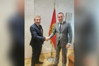 Mađarska donira 30.000 brzih antigenskih testova Crnoj Gori Mađarska donira 30.000 brzih antigenskih testova Crnoj Gori