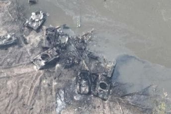 Ukrajinska vojska objavila slike groblja ruskih tenkova (FOTO) Ukrajinska vojska objavila slike groblja ruskih tenkova (FOTO)