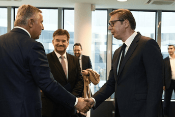 Đukanović se sreo sa Vučićem, Ramom, Varheljijem... (FOTO) Đukanović se sreo sa Vučićem, Ramom, Varheljijem... (FOTO)