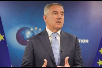 Đukanović uputio telegram saučešća poljskom kolegi: Saosjećamo s vama u ovim teškim trenucima Đukanović uputio telegram saučešća poljskom kolegi: Saosjećamo s vama u ovim teškim trenucima