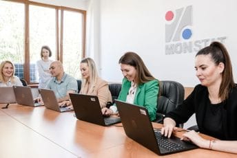 Kancelarija rezidentnog koordinatora UN, UNICEF i UNDP donirali MONSTAT-u 50 laptopova Kancelarija rezidentnog koordinatora UN, UNICEF i UNDP donirali MONSTAT-u 50 laptopova