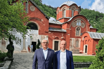 „Kruna naše duhovnosti“: Mandić i Knežević posjetili Pećku patrijaršiju „Kruna naše duhovnosti“: Mandić i Knežević posjetili Pećku patrijaršiju
