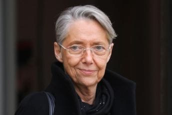 Poslanici odbili da glasaju o povjerenju premijerki Francuske Poslanici odbili da glasaju o povjerenju premijerki Francuske