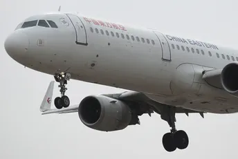 Nije slučajno: Evo zašto su prozori na avionu okrugli ili ovalni a ne četvrtasti
