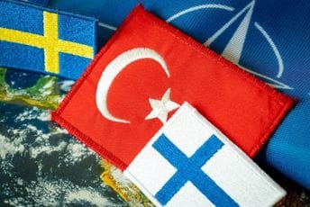Turska ponovo traži od Švedske i Finske da izruče osobe osumnjičene za terorizam Turska ponovo traži od Švedske i Finske da izruče osobe osumnjičene za terorizam