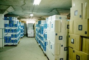 Petina švercovanih cigareta, zaplijenjenih na vratima EU, stiže iz Crne Gore Petina švercovanih cigareta, zaplijenjenih na vratima EU, stiže iz Crne Gore