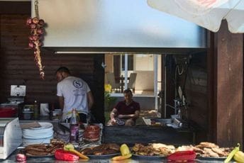 I pored dnevnice od 50 eura za pica majstora, radnike ne mogu naći I pored dnevnice od 50 eura za pica majstora, radnike ne mogu naći