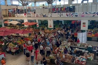 Muzički program na zelenoj pijaci u susret Danu nezavisnosti (VIDEO) Muzički program na zelenoj pijaci u susret Danu nezavisnosti (VIDEO)