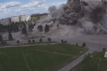 Ukupno 11 mrtvih, ubijeno i dijete: Rusi granatirali kulturni centar (VIDEO) Ukupno 11 mrtvih, ubijeno i dijete: Rusi granatirali kulturni centar (VIDEO)