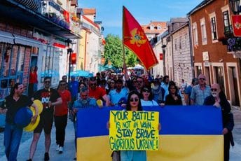 Cetinje poručilo: Ukrajino ne biješ uzaludnu bitku, ostani hrabra i slavna! Cetinje poručilo: Ukrajino ne biješ uzaludnu bitku, ostani hrabra i slavna!