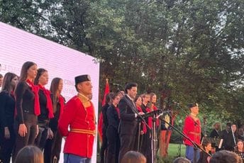 Abazović: Radost zbog 21. maja nije potpuna ako ga ne slave svi, nema mjesta nepoštovanju države i simbola Abazović: Radost zbog 21. maja nije potpuna ako ga ne slave svi, nema mjesta nepoštovanju države i simbola