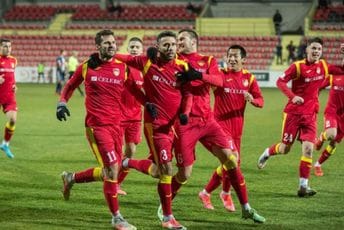 Prva CFL: Podgorica i Zeta i dalje izjednačeni, odluka o putniku u niži rang u posljednjem kolu Prva CFL: Podgorica i Zeta i dalje izjednačeni, odluka o putniku u niži rang u posljednjem kolu