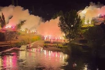 Velikom bakljadom na sastavcima dočekali Dan nezavisnosti (VIDEO) Velikom bakljadom na sastavcima dočekali Dan nezavisnosti (VIDEO)