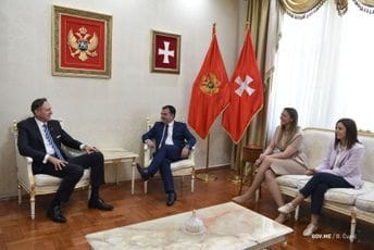 Krivokapić: Dužni smo poštovati svoje korijene i omogućiti da Cetinje bude pravi domaćin visokih gostiju CG Krivokapić: Dužni smo poštovati svoje korijene i omogućiti da Cetinje bude pravi domaćin visokih gostiju CG