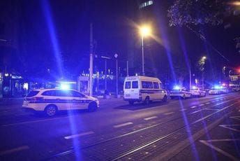 Veliki sukob pripadnika Torcide i policije kod Zagreba, zatvoren autoput Veliki sukob pripadnika Torcide i policije kod Zagreba, zatvoren autoput