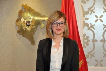 Lekić Abazoviću: Neukusno izigravati Džejmsa Bonda dok idete u ratom zahvaćenu zemlju Lekić Abazoviću: Neukusno izigravati Džejmsa Bonda dok idete u ratom zahvaćenu zemlju