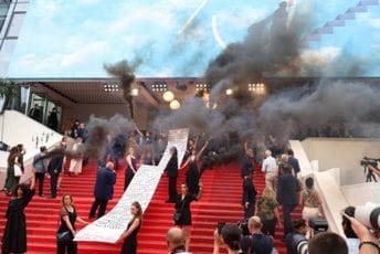 Još jedan protest uzdrmao Kan: "129 ubistava žena od posljednjeg festivala" Još jedan protest uzdrmao Kan: "129 ubistava žena od posljednjeg festivala"