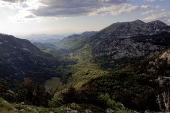 Završena potraga na Pustom liscu: Pronašli izgubljene Nikšićane Završena potraga na Pustom liscu: Pronašli izgubljene Nikšićane