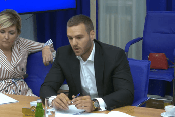 Rakočević: Bojati se da Abazović ne plane i ne smijeni, poslije Kentere i Pape, i Fon der Lajen Rakočević: Bojati se da Abazović ne plane i ne smijeni, poslije Kentere i Pape, i Fon der Lajen