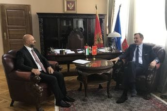 Krivokapić sa Al Hantoulijem: Crna Gora i Palestina njeguju tradicionalno prijateljske odnose Krivokapić sa Al Hantoulijem: Crna Gora i Palestina njeguju tradicionalno prijateljske odnose
