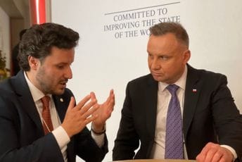 Abazović sa predsjednikom Poljske: NATO savezništvo ostaje glavni mehanizam zaštite naših zajedničkih vrijednosti Abazović sa predsjednikom Poljske: NATO savezništvo ostaje glavni mehanizam zaštite naših zajedničkih vrijednosti