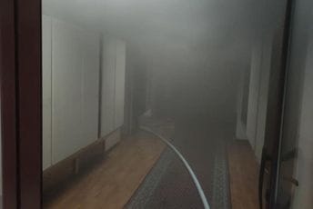 Podgorica: Požar u zgradi bivšeg SDK, gorjela kancelarija Podgorica: Požar u zgradi bivšeg SDK, gorjela kancelarija