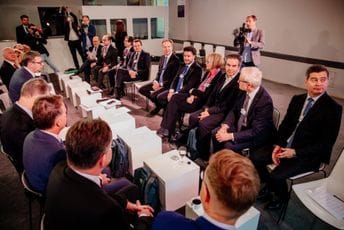 U Davosu počela sesija o Zapadnom Balkanu: Učesnici Abazović, Vučić, Kurti, Plenković... U Davosu počela sesija o Zapadnom Balkanu: Učesnici Abazović, Vučić, Kurti, Plenković...