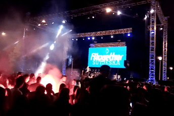 Na Trgu Slobode u Nikšiću Sutjeska večeras proslavlja titulu (Video) Na Trgu Slobode u Nikšiću Sutjeska večeras proslavlja titulu (Video)