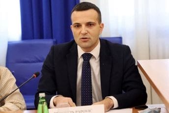 Papović: Nadležni državni organi tolerišu fašizam u Crnoj Gori, vlast dokazala da su sankcije Rusiji farsa Papović: Nadležni državni organi tolerišu fašizam u Crnoj Gori, vlast dokazala da su sankcije Rusiji farsa