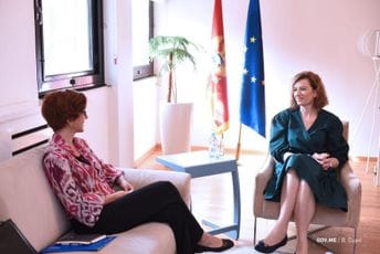 Marović s Gašparikovom: Vladavina prava, socijalna politika i zaštita životne sredine u fokusu saradnje Vlade i UNDP Marović s Gašparikovom: Vladavina prava, socijalna politika i zaštita životne sredine u fokusu saradnje Vlade i UNDP