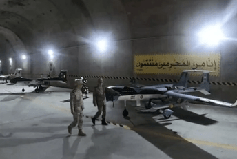 Iran objavio fotografije podzemne baze u kojoj je smješteno stotine bespilotnih letjelica Iran objavio fotografije podzemne baze u kojoj je smješteno stotine bespilotnih letjelica