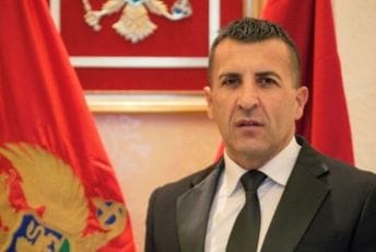 Zvicer: Otpremnina zaštita od političkog uticaja, gradonačelnik da dođe u Komunalno Zvicer: Otpremnina zaštita od političkog uticaja, gradonačelnik da dođe u Komunalno