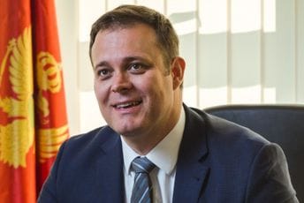 Boljević: Skandal, direktor Rudnika uglja Pljevlja umjesto svadbenog poklona “darivao” uhljebljenje Boljević: Skandal, direktor Rudnika uglja Pljevlja umjesto svadbenog poklona “darivao” uhljebljenje