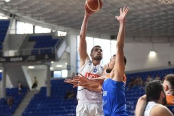 Budućnost povela trku, Mornar bio blizu brejka Budućnost povela trku, Mornar bio blizu brejka