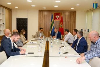 Opština Bar i Sindikat bezbjednosnih institucija: Stvoreni svi preduslovi za početak izgradnje stambenog objekta Opština Bar i Sindikat bezbjednosnih institucija: Stvoreni svi preduslovi za početak izgradnje stambenog objekta