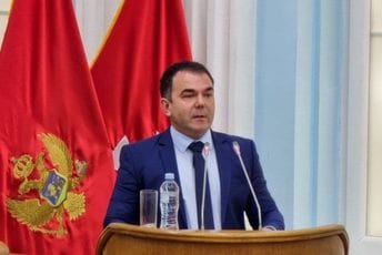 Đurašković Huteru: Podnesite inicijativu za preispitivanje povjerenja, pa da se prebrojimo