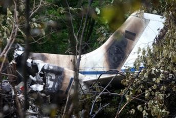 Hrvatska: Helikopterom izvučena olupina srušenog aviona Hrvatska: Helikopterom izvučena olupina srušenog aviona