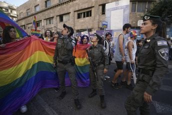 Jerusalim: Parada ponosa uz jaku zaštitu policije, uhapšene tri osobe Jerusalim: Parada ponosa uz jaku zaštitu policije, uhapšene tri osobe