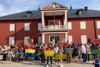 Danas na Cetinju velika šetnja za Ukrajinu: „Iskažimo solidarnost s herojskim narodom i pošaljimo poruku podrške“ Danas na Cetinju velika šetnja za Ukrajinu: „Iskažimo solidarnost s herojskim narodom i pošaljimo poruku podrške“