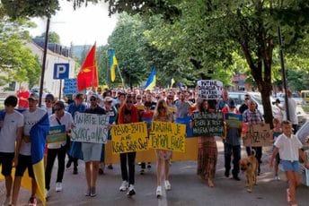 Śutra šetnja podrške Ukrajini na Cetinju: Da odamo poštu žrtvama rata i pružimo podršku herojskom ukrajinskom narodu Śutra šetnja podrške Ukrajini na Cetinju: Da odamo poštu žrtvama rata i pružimo podršku herojskom ukrajinskom narodu