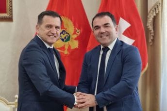 Dogovoreni konkretni koraci o izgradnji sale za OŠ "Lovćenski partizanski odred" Dogovoreni konkretni koraci o izgradnji sale za OŠ "Lovćenski partizanski odred"