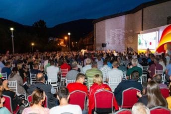 Demokrate kabinetu predsjednice Skupštine: Fotelje su vam bile važnije od naroda