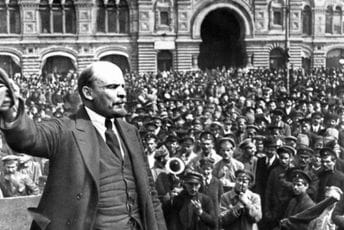 Pop, boljševici, nacisti i abortus Boljševici su „Dekretom o zdravlju žena“ iz oktobra 1920. godine u Rusiji prvi na svijetu proglasili slobodan pobačaj