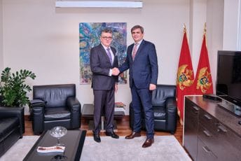 Grubišić: Hrvatska želi da Crna Gora bude grudva koja će pokrenuti lavinu proširenja evropske zajednice Grubišić: Hrvatska želi da Crna Gora bude grudva koja će pokrenuti lavinu proširenja evropske zajednice