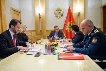 Zasijedao Savjet za odbranu i bezbjednost: Vojska dobila nove angažmane Zasijedao Savjet za odbranu i bezbjednost: Vojska dobila nove angažmane